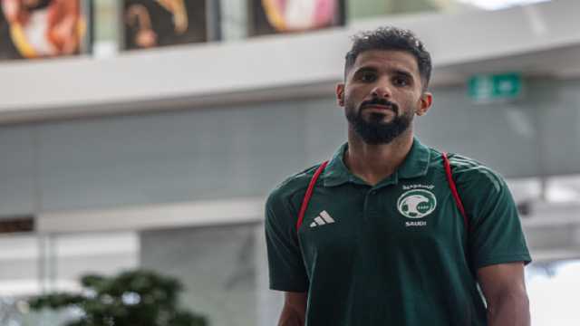 لاعبو الأخضر ينتظمون بمعسكر جدة.. صور