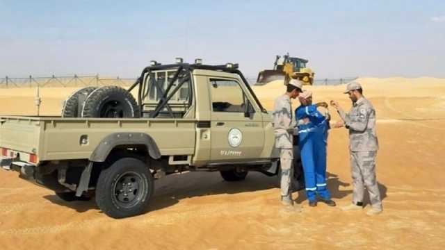 إنقاذ وافداً تعرض لحالة إجهاد في موقع صحراوي بالبطحاء
