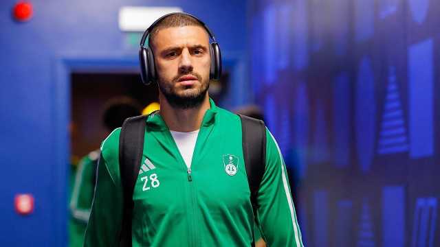 ديميرال يُنفي رحيله عن الأهلي