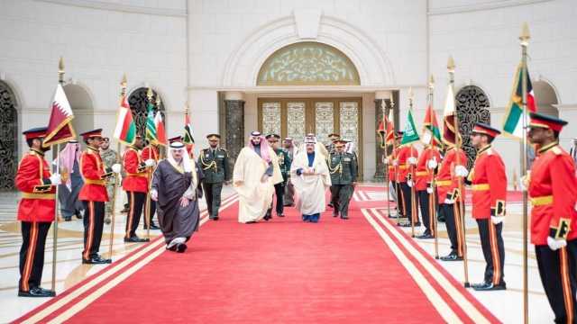 ولي العهد يصل إلى الكويت .. صور