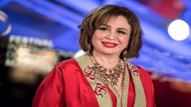 إلهام شاهين تقتحم عالم الإذاعة