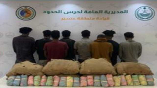 القبض على مواطنين و8 مخالفين لتهريبهم القات والحشيش
