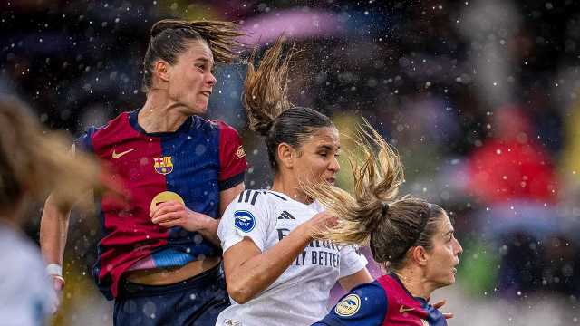 هدف ملغي يمنح سيدات ريال مدريد فوزاً على برشلونة.. فيديو