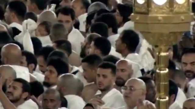 الكعبة المشرفة تغتسل بالأمطار ليلة 27 رمضان ..فيديو