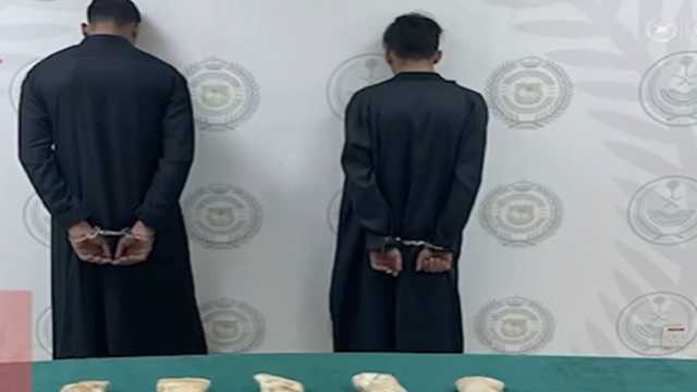 الإطاحة بمواطنين لترويجهم مواد مخدرة .. فيديو
