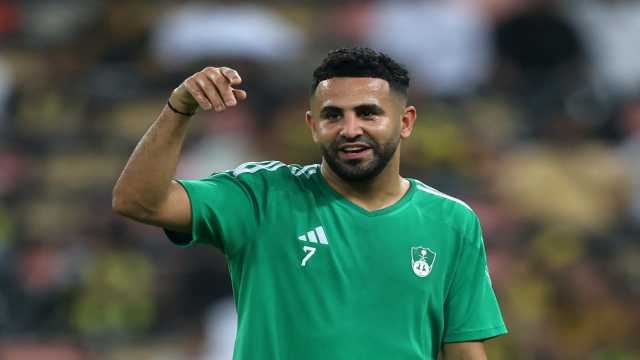 رياض محرز يمازح مراسلة بعد الفوز على الريان القطري.. فيديو