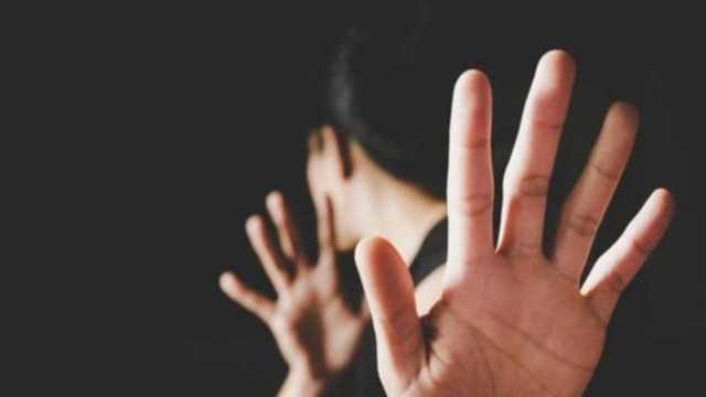 فضح مخطط لخداع فتيات وتصويرهن في فيديوهات إباحية