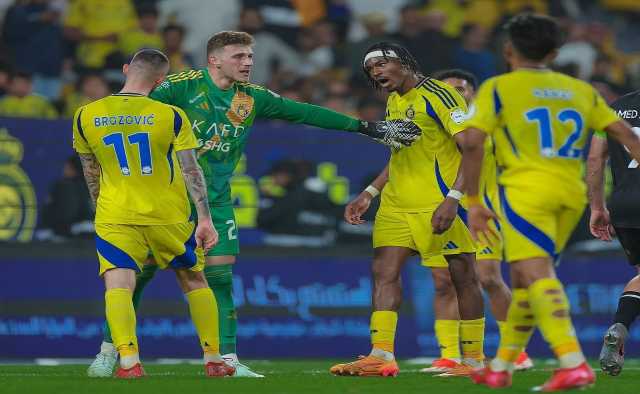 تلاسن بين ثنائي النصر في مباراة الشباب