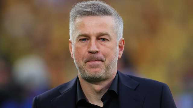 التعاون يقترب من التعاقد مع مدرب منتخب رومانيا