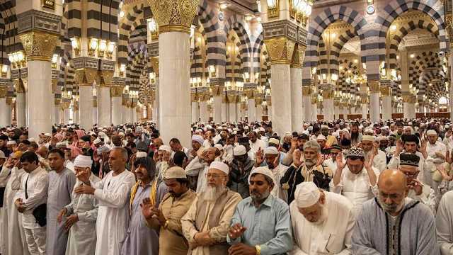 أداء أول صلاة جمعة في رمضان هذا العام بالمسجد الحرام