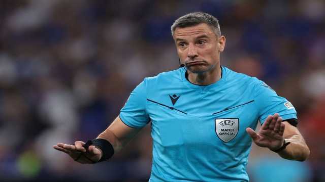 صافرة أوروبية تُدير مواجهة الهلال والشباب الحاسمة