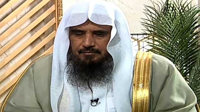 هل تسقط العدة عن المرأة في النفاس إذا توفي زوجها؟ الشيخ الخثلان يوضح .. فيديو