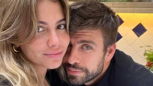 امرأة مجهولة تطيح بعلاقة بيكيه وكلارا شيا