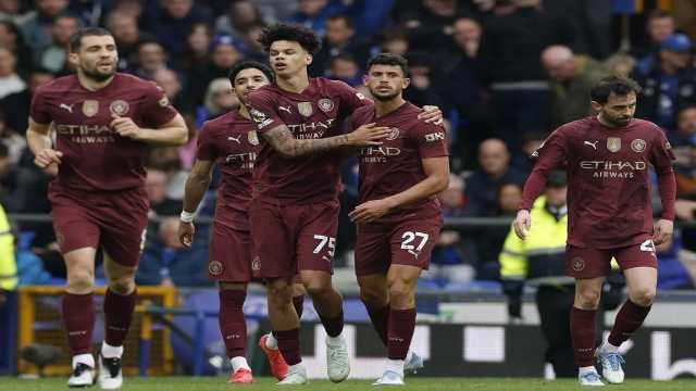 مانشستر سيتي يهزم إيفرتون بهدفين