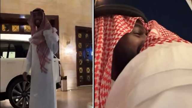 العابد يمازح سالم الدوسري في حفل زفاف.. فيديو