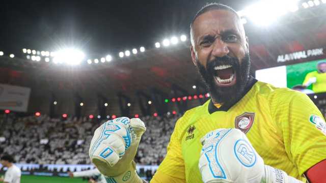 وليد عبدالله يحتفل مع جماهير الدرعية بعد الصعود إلى يلو.. فيديو