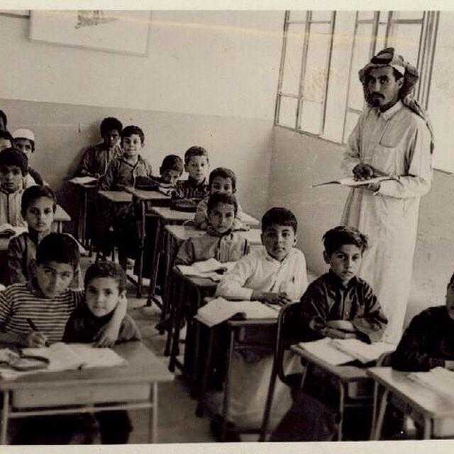 صورة قديمة من مدارس الملك عبدالعزيز الابتدئية