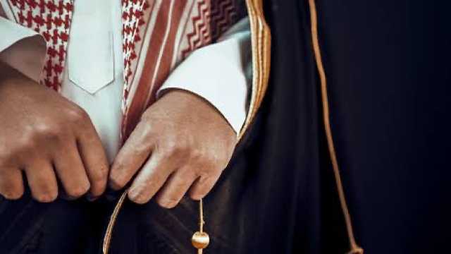 أخصائي يكشف عن بعض الأسئلة التي توضح استعداد الرجل للزواج .. فيديو
