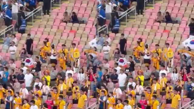 الجماهير الكورية تتخلى عن غوانغجو وتُشجع الهلال.. فيديو