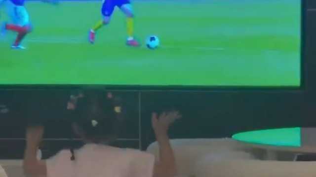 ردة فعل ابنة رونالدو على هدف أبيها.. فيديو