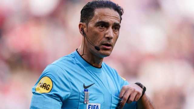 الهولندي سردار غوزوبويوك حكماً لمباراة الهلال‬⁩ والخليج
