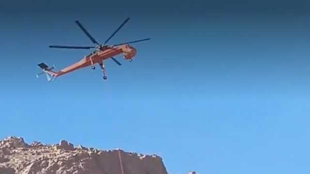 عملية نقل معدة ثقيلة في نيوم.. فيديو