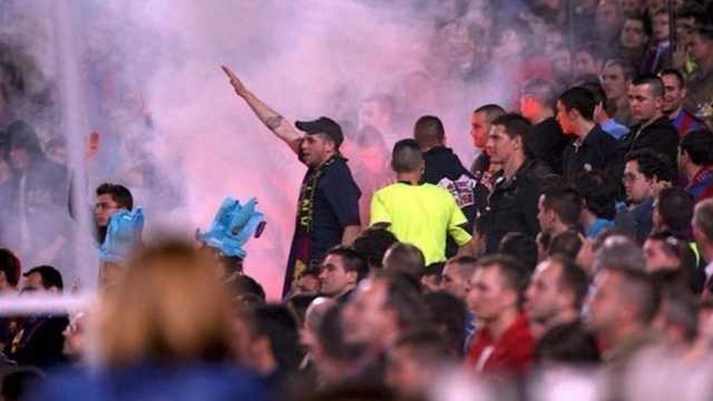 القبض على مشجع لبرشلونة بعد اعتدائه على مشجع مدريدي