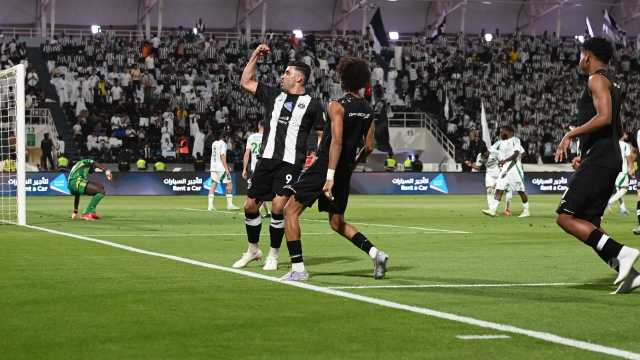 الشباب يكتسح الأهلي بثلاثية