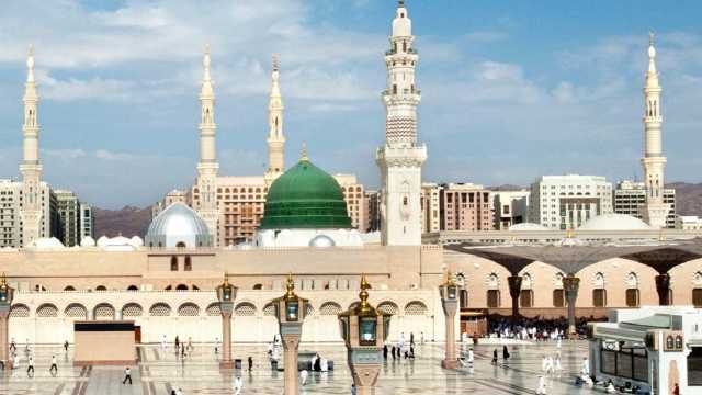 بدء قرار تقصير خطبتي وصلاة الجمعة في المسجدين الحرام والنبوي غدًا.. فيديو
