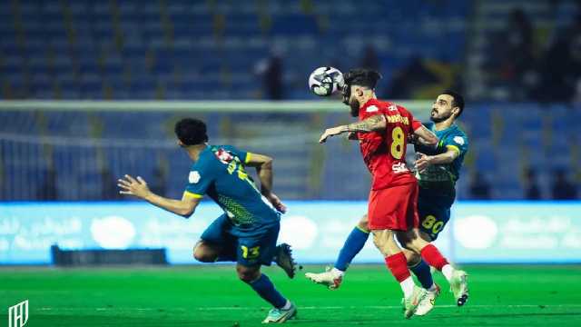 القادسية يتغلب على العروبة بثلاثية