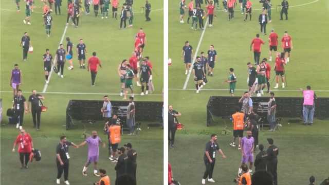 جماهير الأهلي تطلق صافرات استهجان ضد لاعب الخلود .. فيديو