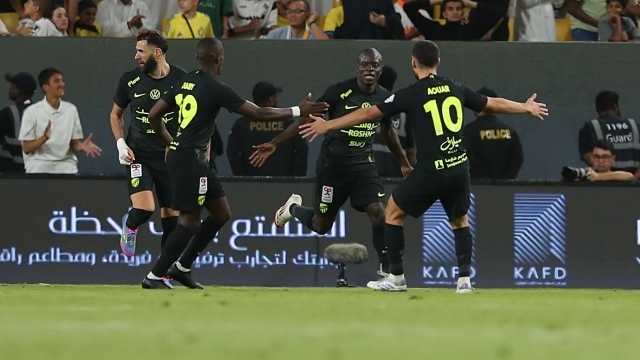 الاتحاد يفوز على النصر بثلاثية في الوقت القاتل.. فيديو