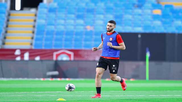 مدافع الرائد يتلقى عرضين من الإمارات وقطر