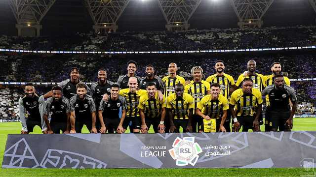 الاتحاد يهزم ضمك ويتوج بلقب الدوري