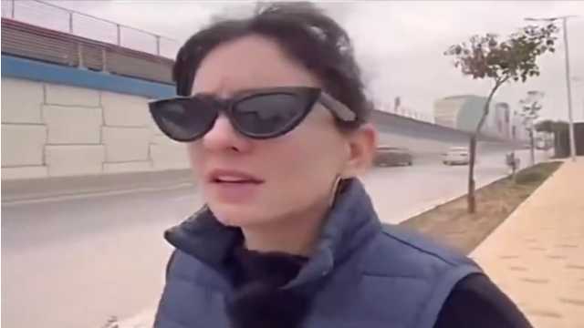 زائرة أجنبية تُبدي انبهارها بالعاصمة الرياض.. فيديو