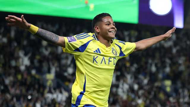 فلامنجو يجري مفاوضات مع النصر لضم ويسلي