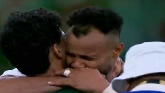 بكاء ماتيو دامس والصانبي بعد الفوز بدوري آسيا للنخبة.. فيديو