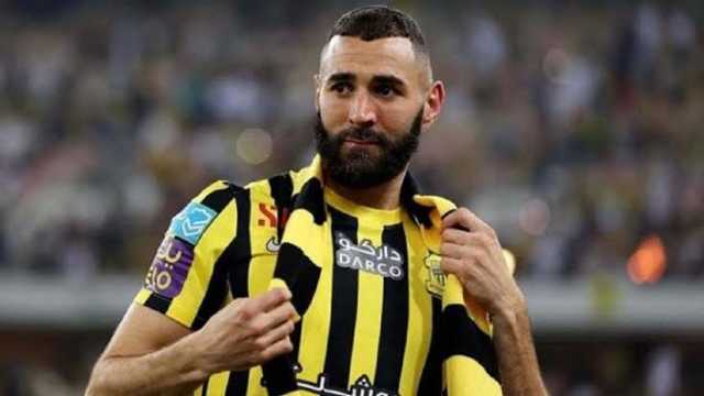 بنزيما يكتفي بتدريبات اللياقة