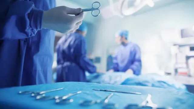 تدخل جراحي دقيق ينهي معاناة مقيمة من تسرب السائل النخاعي