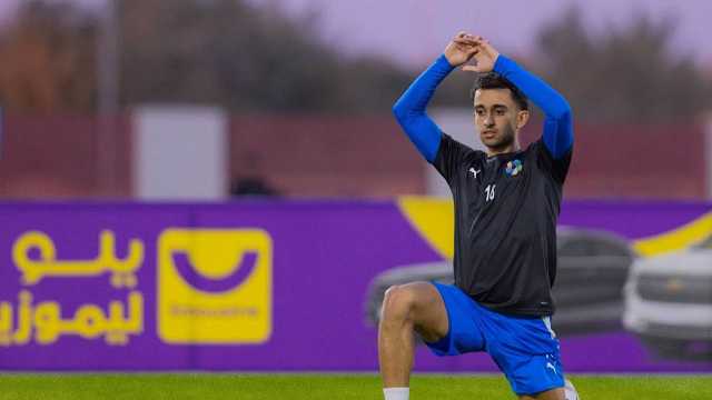 نيوم يطلب تمديد عقد أحمد الغامدي عاماً إضافياً