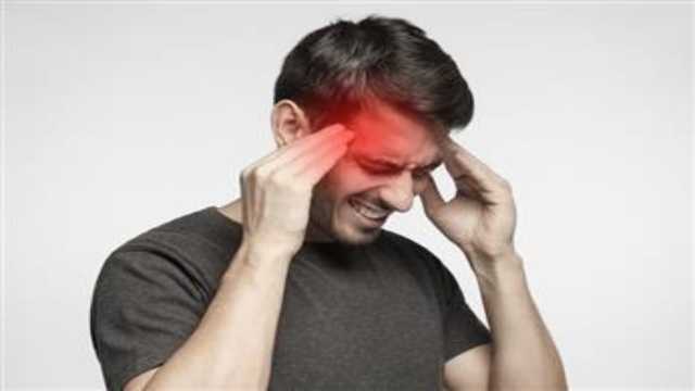 مختص يوضح أسباب الصداع وطرق علاجه.. فيديو