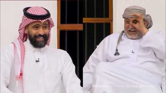 جيزاوي يمازح الرواس: “لا تشجع الأهلي.. كل من شجعته خرج”.. فيديو