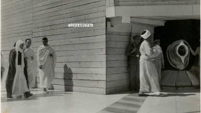 صورة نادرة لعملية ترميم الكعبة المشرفة