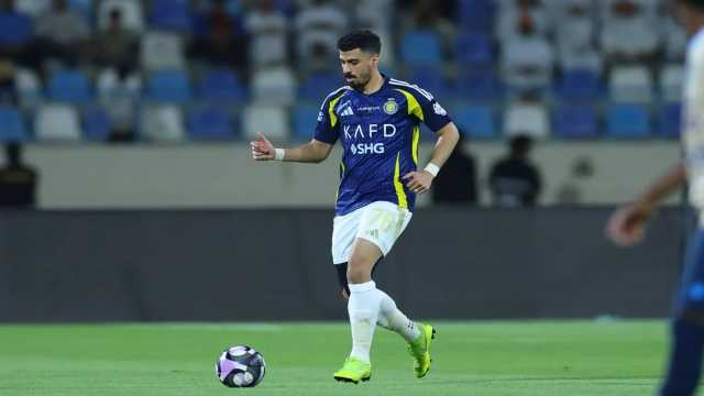 علي لاجامي يقترب من تجديد عقده مع النصر ويغلق الباب أمام الأهلي والاتحاد