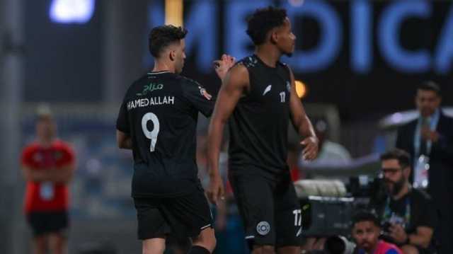 ردة فعل حمدالله مع جماهير الاهلي بعد طرده ..فيديو