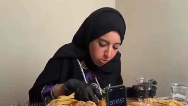رنا مطر ترد على تكذيبها في تحديات الأكل بطريقتها الخاصة… فيديو