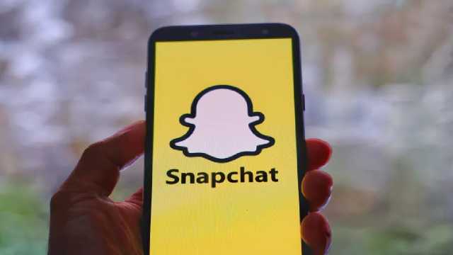 تقني يحذر من إعداد جديد يقلل من الخصوصية في سناب شات