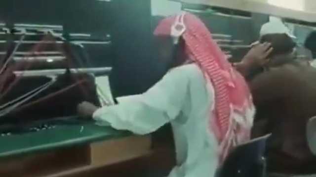 لقطات نادرة من حياة المملكة في فترة التسعينات الهجرية… فيديو
