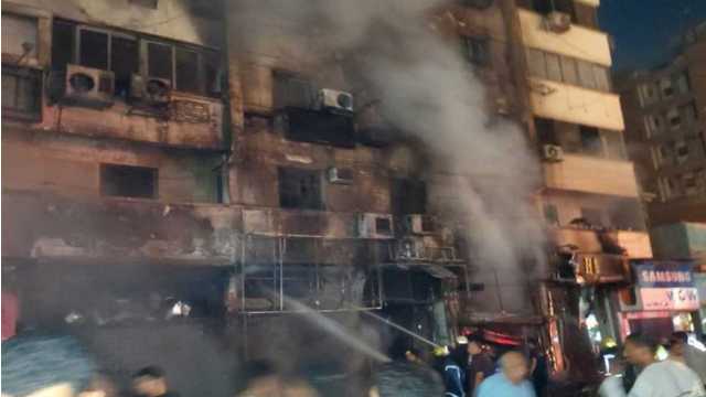 انفجار أسطوانة بوتاجاز يشعل حريقًا بعقار سكني.. فيديو