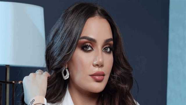 ابنة هيفا وهبي تتألق بإطلالات صيفية على البحر خلال عطلتها